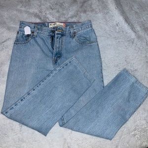 Women’s Levi’s (relaxed tapered)